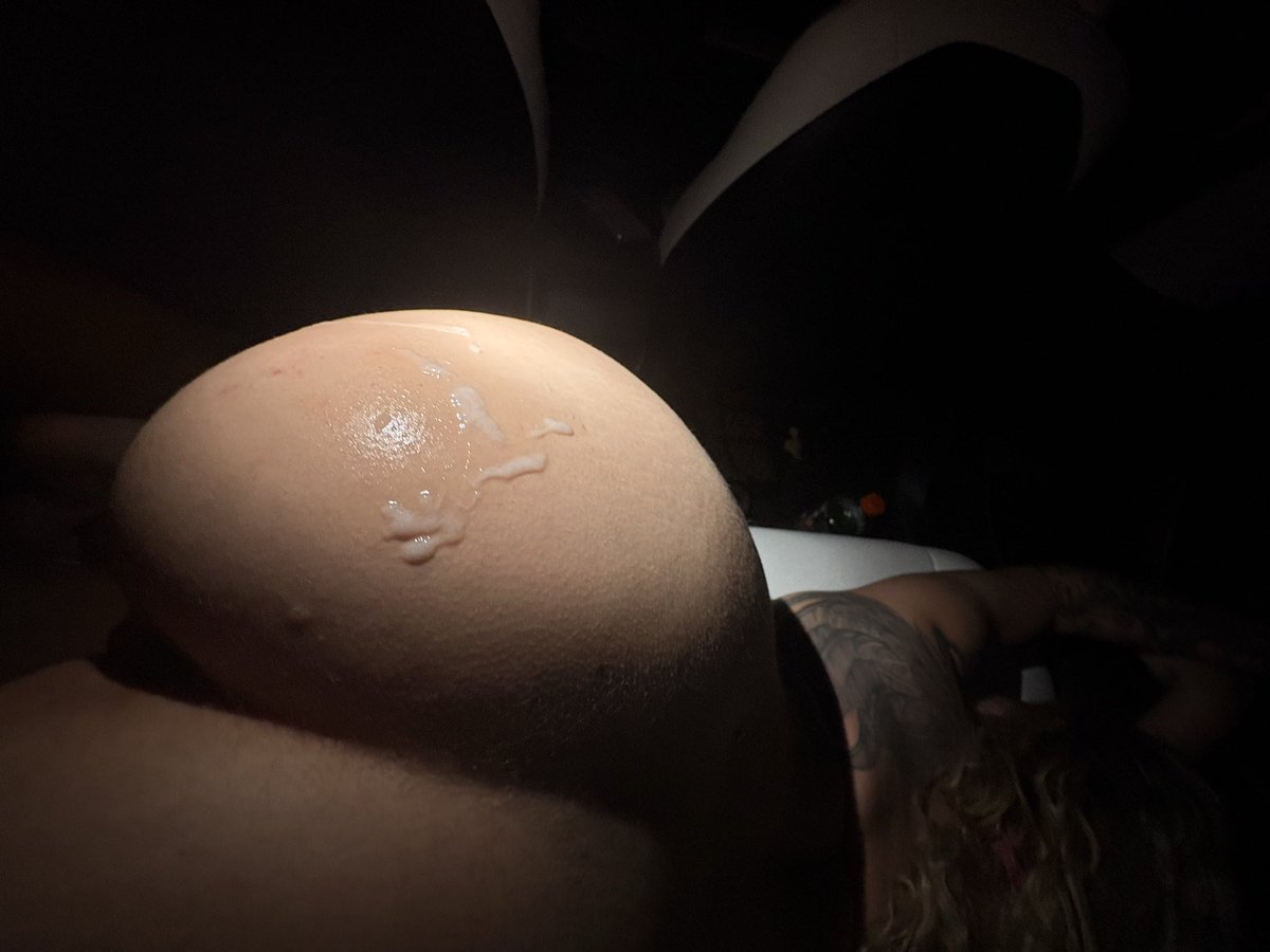 barbieliciouuss's tweet photo. Cum on my butt ☺️👅 https://t.co/cVjzx1w2Lz
