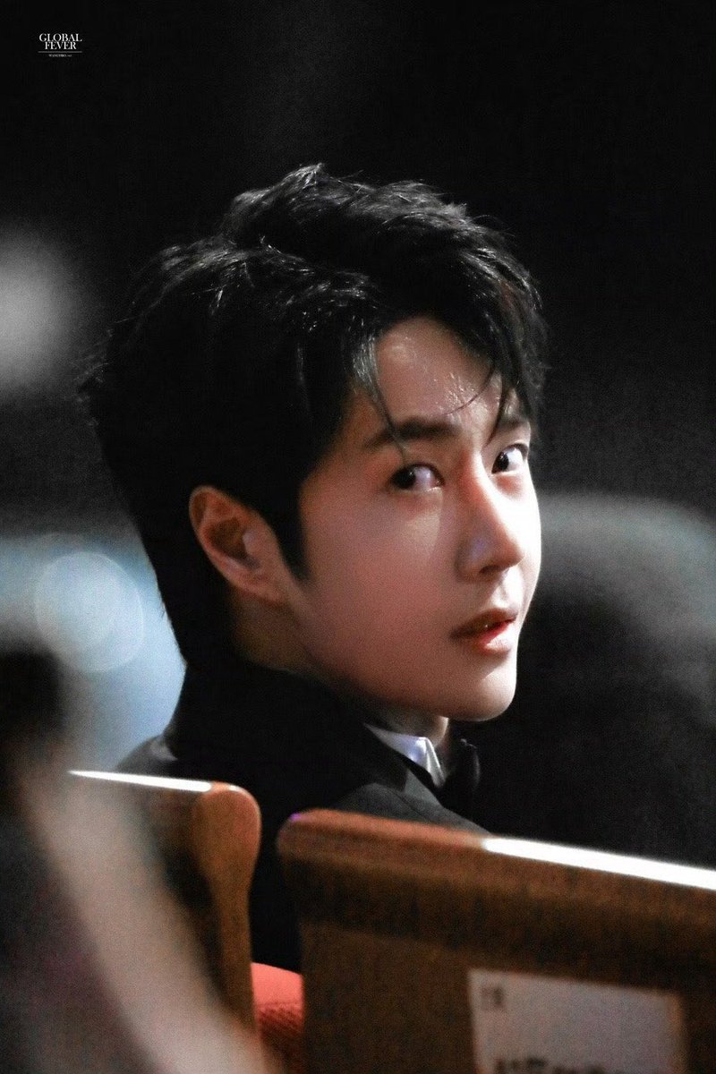 Love at first sight at the party cr 洛希极限-BX