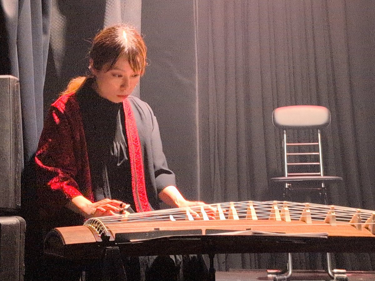 yama943's tweet photo. 炎上する大奥。折り返し。
ここまでは全公演満席です。

素敵な演者と、照明と、箏でお届け出来ることに感謝致します。

本作の舞台は徳川家康の死去から数年。
江戸幕府の創成期です。

時代が移り変わる時には、平和の裏側に多くの痛みが伴います。生ある限り、我々はその痛みに耐えて忍んで生きていかなければなりません。

どうか彼女たちの物語に刮目してください。
明日を生きる活力を手に入れるために。