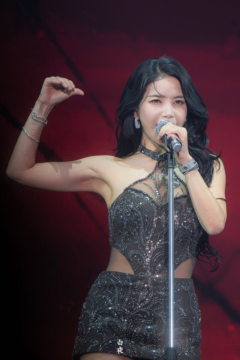 MidnightSun0221's tweet photo. 260620 마마무 WORLD TOUR [4WARD] Day 2

One two three four day by day

#마마무 #솔라
#MAMAMOO #solar
#용용하면죽겠지 #yongyongdie https://t.co/Qpvh9F6zAd