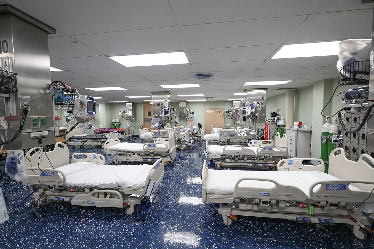 Arr3ch0's tweet photo. USNS Comfort es la "embarcación hospital" de US Navy más cercana a Venezuela, se encuentra en Mobile, a 4 o 5 días de La Guaira. Desconozco si se encuentra lista para traer ayuda ó cuanto tiempo le tomaría estar lista. USNS Mercy se encuentra en San Diego, California. https://t.co/U24Bsr3IvP