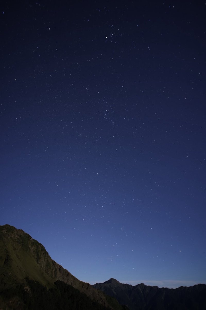 night_flight_xy's tweet photo. 月が明るすぎて、星も見えません。 https://t.co/QIxMwNNwyo