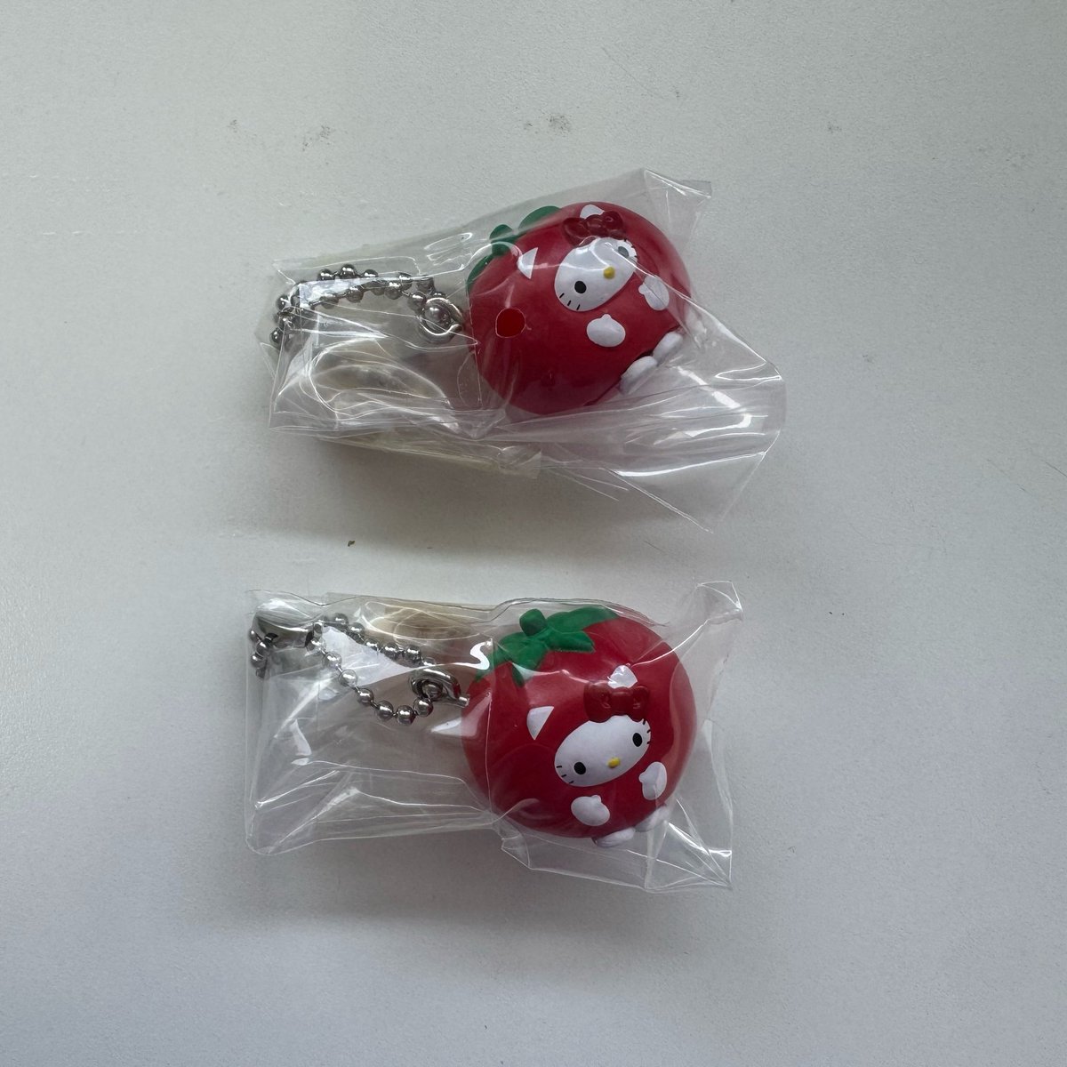 chipmaapp's tweet photo. 【交換希望】
サンリオキャラクターズ
ベジタブルビスケット ＆ チャーム

(譲)キティ×2

(求)マイメロ、クロミ

2:2での交換優先。郵送交換希望です。(都内手渡し可)
心当たりの方はお気軽にお声掛けください🙇‍♀️ https://t.co/2OvwI6D30d