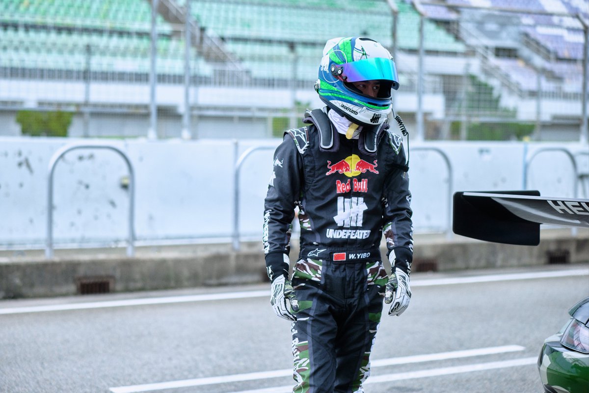 🎞 | 260625 | YIBO OFFICIAL weibo update. #85RACING 「Practice