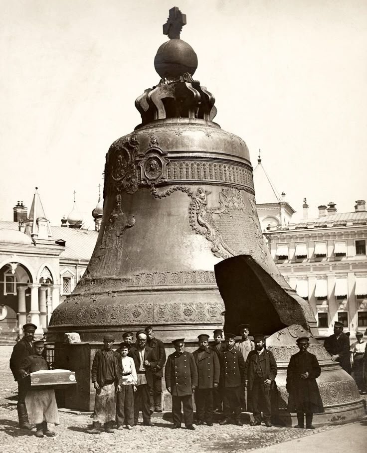 SpireDomePillar's tweet photo. The Tsar Bell. This 200-ton church bell, cast in 1735, is known as the Tsar Kolokol, or "King of Bells." It's on view in the Kremlin grounds to this day. One of the only remaining Tartarian bells. https://t.co/R3gvLmIW7j