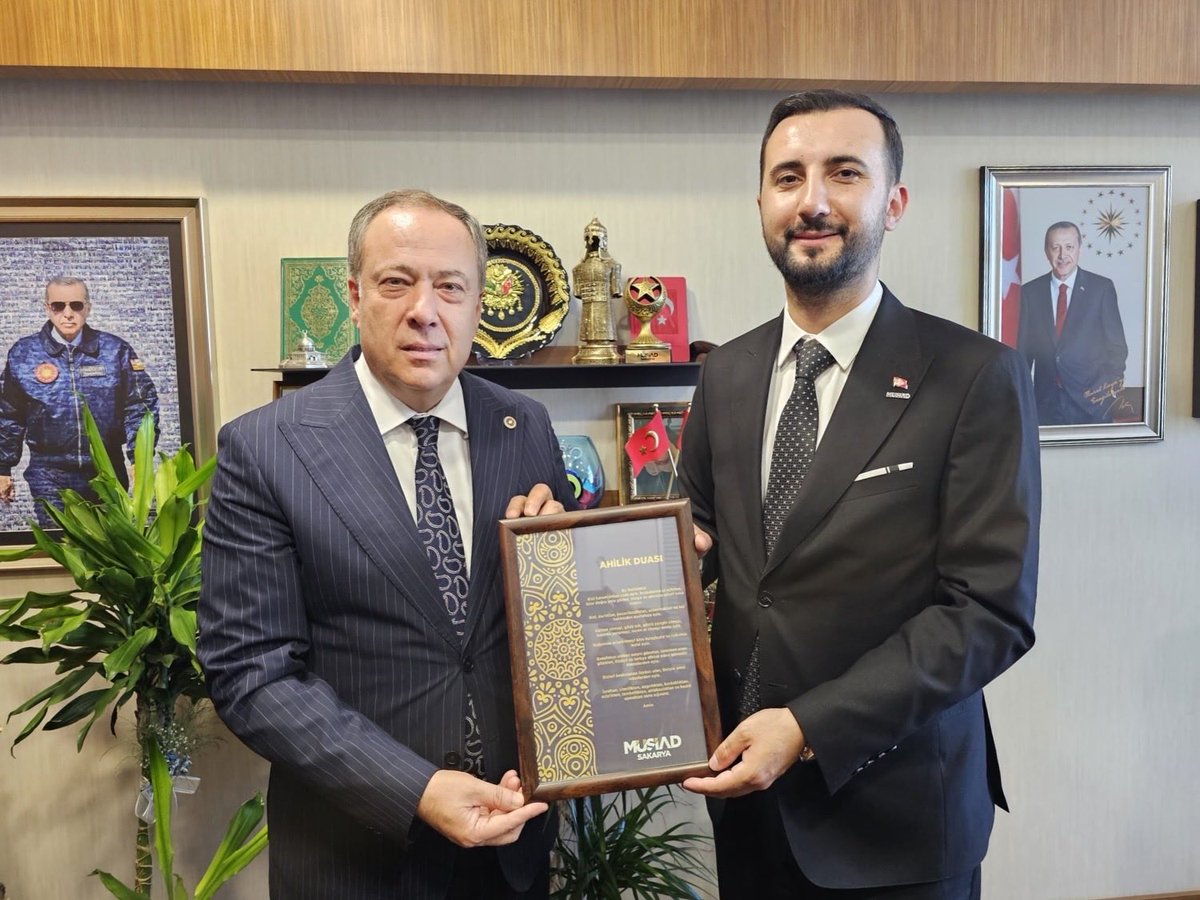 gmsakarya's tweet photo. AK Parti Sakarya Milletvekili Sayın Murat Kaya’yı, çBaşkanımız Muhammed Emin Baltacı ve Yönetim Kurulu Üyelerimiz Türkiye Büyük Millet Meclisi’nde ziyaret etti.

Gerçekleştirilen verimli görüşme dolayısıyla Sayın vekilimize teşekkür ediyor, çalışmalarında başarılar diliyoruz. https://t.co/4yKrvh92gR