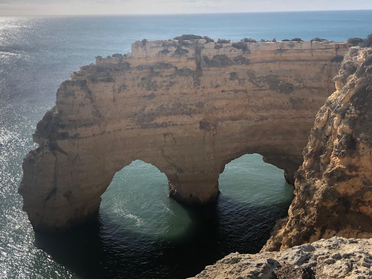 NomadeDiscovery's tweet photo. Some places don’t just show you a view.

They remind you of time.

These cliffs have stood through storms, waves, and endless sun.

And here I am — a small moment in something much bigger.

#Algarve #Portugal #SlowLiving https://t.co/WJYlyvtJy1
