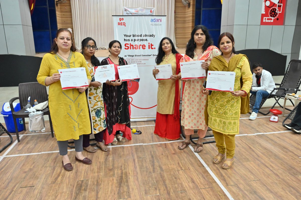 AdaniPriti's tweet photo. For Gautam’s 64th birthday, his belief of “Seva Hi Saadhna Hai” was beautifully brought to life through a mega blood donation drive made possible by the Adani Parivaar.

52,306 units of blood. 6000+ volunteers. 750+ locations in India and overseas. 

My deepest gratitude to every Adanian and medical professional who rolled up their sleeves 🙏 Your act of service will give hope and strength to more than 1,56,900 patients and their families. @AdaniFoundation