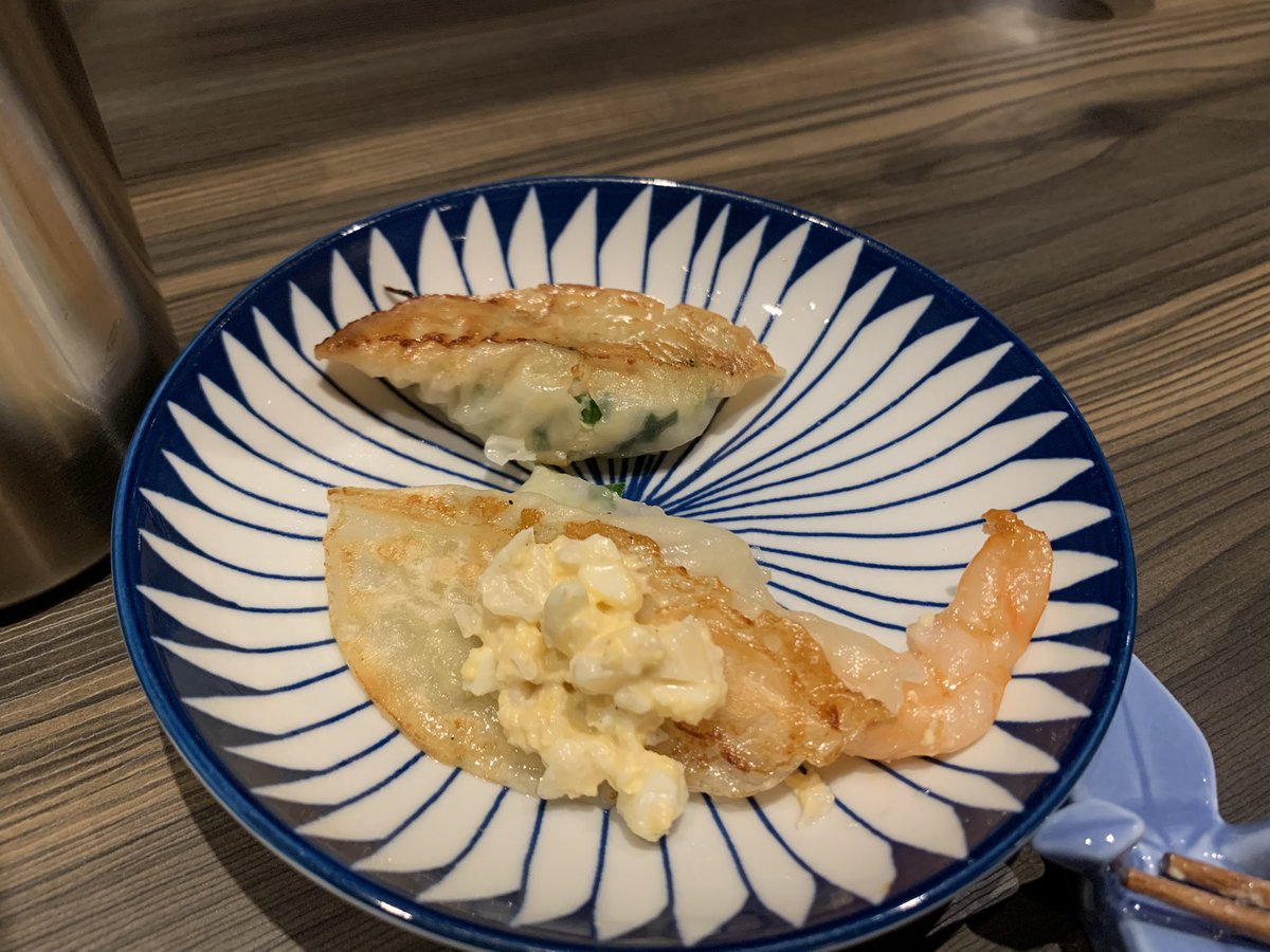696_jenny's tweet photo. @_mintgreenchan 女子大のラウンジで、一世一代の餃子をご馳走になってるからちょっと遅くなるかも…。 https://t.co/ixEJkbwbLU