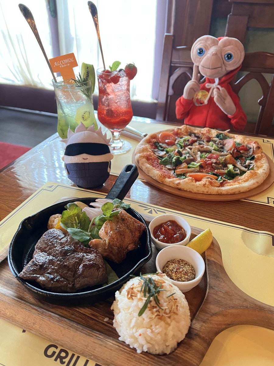 hi_usj's tweet photo. 久々のパーサイランチ美味しかった🥩🍕🍹✨
#USJファン https://t.co/KoeHqJpRSN