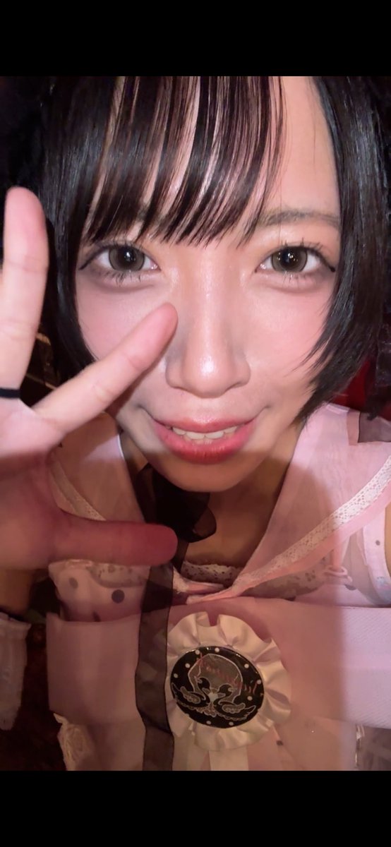 llarisallo's tweet photo. この前の特典の15秒動画で誕生日お祝い動画撮ってもらったやつちゃんと今日まで見るの我慢した🎶
サイコーの夏にしようね🍉
@k_mhr___ https://t.co/41W3QoJEcG