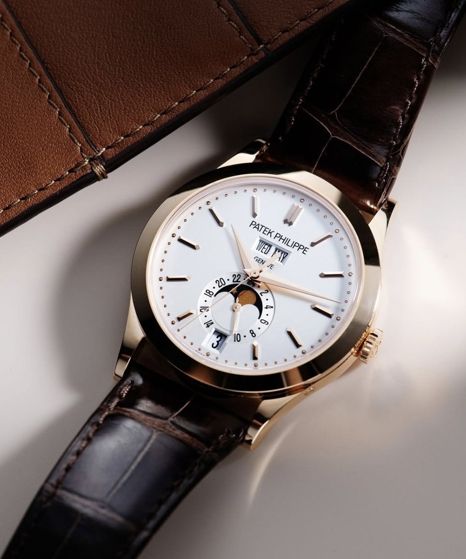 GlobalWatchClub's tweet photo. Patek Philippe Annual Calendar 5396R- 011 featuring an 18k rose gold case https://t.co/Nuo9FWJo66