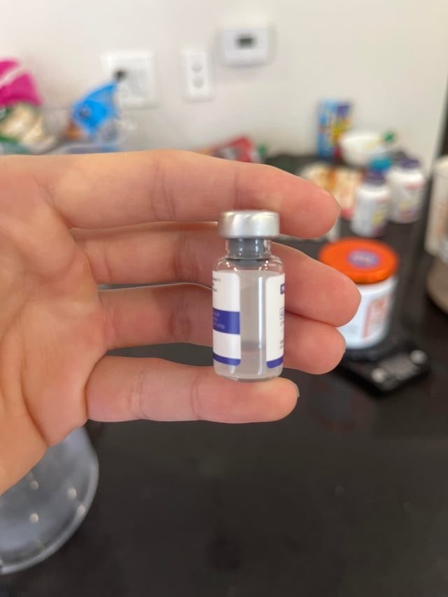 ElrealJito's tweet photo. Mots-c good or bad?

Anyone help me out and tell me if this is bad or not? It was clear before i put into the fridge and I injected 5 units without noticing how cloudy it was and felt fine. https://t.co/FDqYJbk3ts