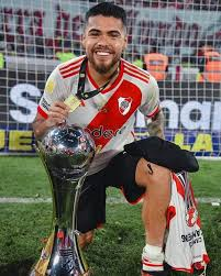xaviercarp's tweet photo. La dirigencia de River le pagó USD 2 millones a Paulo Díaz para terminar el contrato con el club. Los partisobres serviles al oficialismo intentan tapar este arreglo (legal) con mentiras. La gestión del boludo Di Carlo está a lo pato criollo, cada paso una cagada. 🤦‍♂️ #River https://t.co/0K7CxW4nxZ