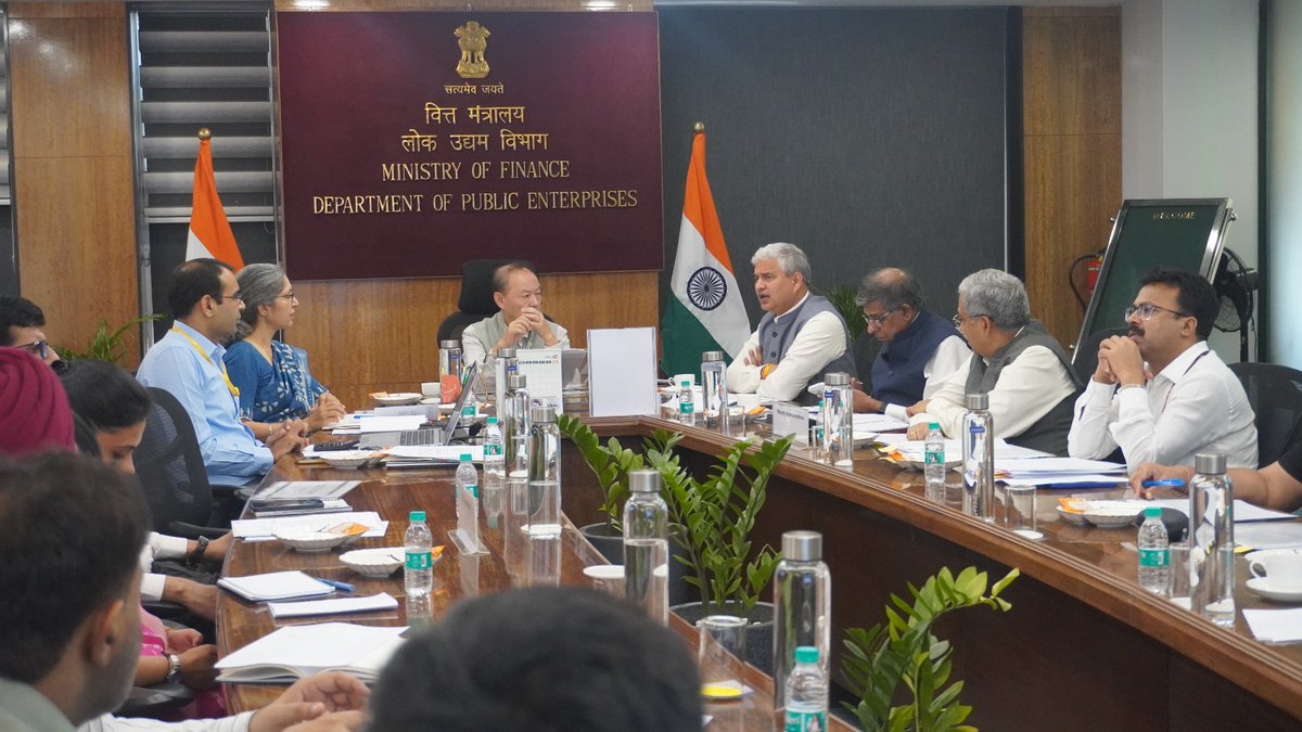 DPE_GoI's tweet photo. Secretary, DPE chaired the IMC meeting for annual MoU target setting of CPSEs under the Ministry of Power with representatives from @ntpclimited, @nhpcltd, @SjvnLimited and @pgcilindia.
#DPE #CPSEs #CPSEPerformance #ViksitBharat #FinMin
@FinMinIndia
@MinOfPower https://t.co/CrRmAb0DLt