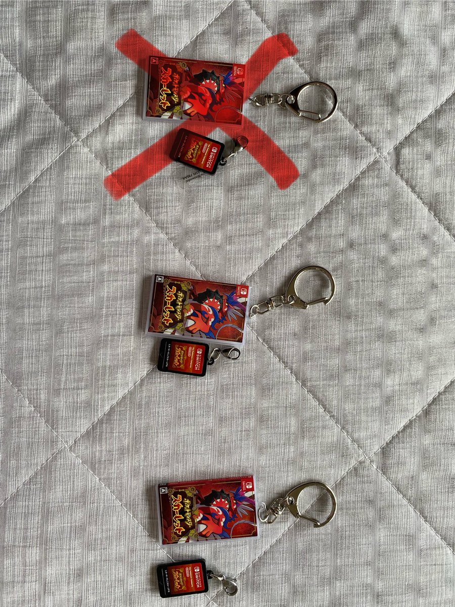 torimaru_0513's tweet photo. ポケセン　ポケモン　パッケージ&amp;ゲームカードキーホルダーコレクション　交換

最新のものこちらです

1996-2002
【譲】緑、金
【求】赤、銀

2019-2025
【譲】スカーレット×2
【求】ソード、シールド

なるべく同種同士がいいですがご相談承ります
お気軽にお声がけください
詳細は引用元まで https://t.co/GREnYSYm2G
