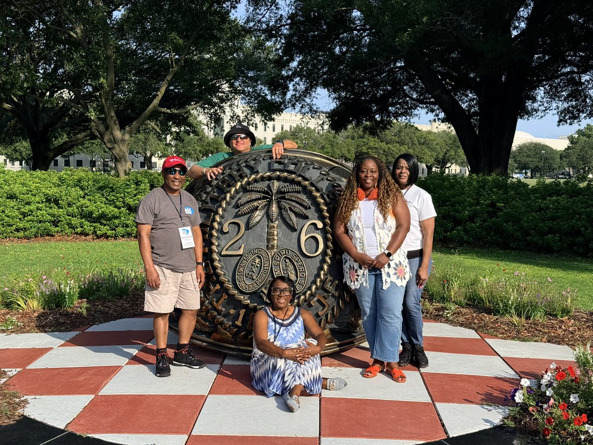 chigoblazer's tweet photo. Supporting teachers to adapt in the ever changing world of technology ! Thank you @RichlandTwo @rvhs @DrBrendaMack @CurtisBates06 @SC_CSTA @DubardSerino You are the best! https://t.co/TTh9PNU4CG