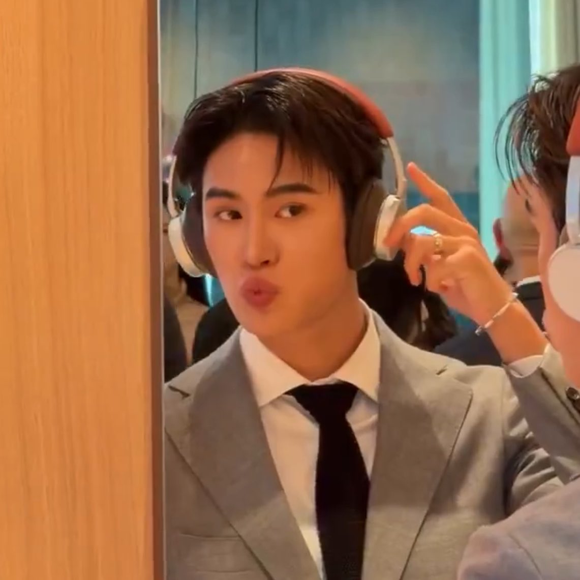 chybspt's tweet photo. ถึงว่า คุ้น https://t.co/G49R55dWYb