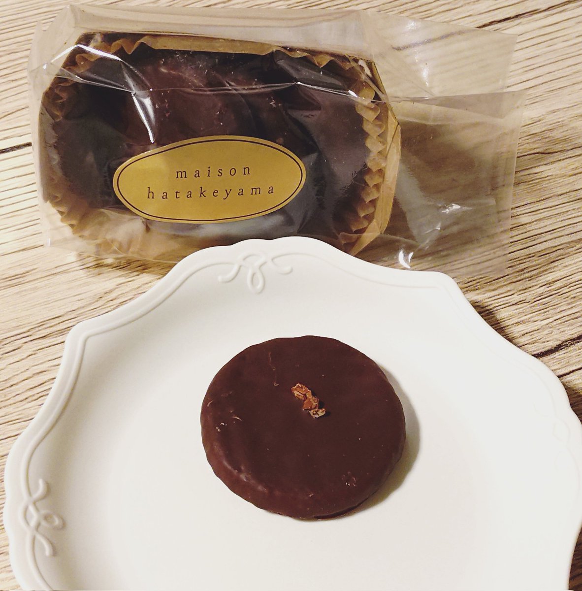rinne775's tweet photo. メゾンハタケヤマ　サブレショコラグルマン
フィヤンティーヌ入りサブレ大好きなのではまることを確信したサブレ🙂‍↕
ざっくり、空気を含んだ軽やかな生地に程よい甘さのチョコレート🥰ピーカンナッツの乾いたとさくさくクレープの食感が楽しい🎶
見た目のボリュームに反して軽く食べやすく一瞬で無🤤 https://t.co/Hx9vU0jaTj