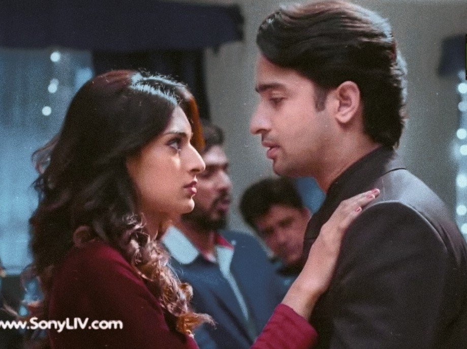 cherrryblssom's tweet photo. "main raat ek tanha
tu chand sa mila
haan tujhe dekhta raha
kisi khwaab ki tarah" πβ¨
#krpkab β’ #devakshi https://t.co/maSLYYtkNm