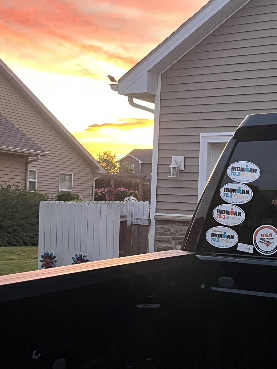 bigmattpaulsen's tweet photo. Hello Thursday! Beautiful morning weather! God showing off again! Planned for a 2 run day. I got a couple miles this morning and planning for a couple more later. Busy day at work so we shall see! Have a great day all! #justkeepmoving #inspire #missbella #thisis61 #brooksrunning https://t.co/ziWVYalPf2