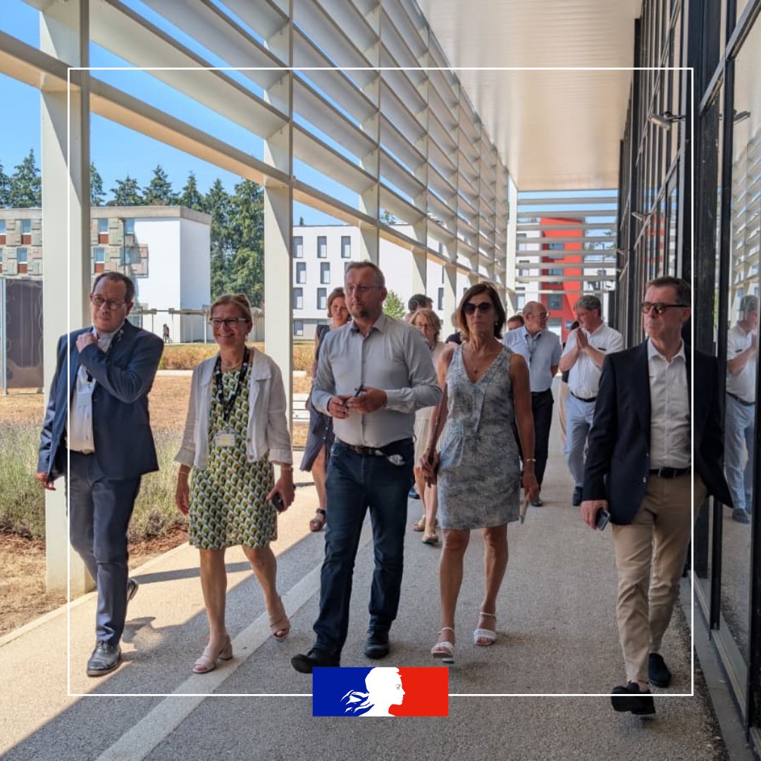 RegionAcAura's tweet photo. À l’occasion du Comité de région académique Auvergne-Rhône-Alpes, les recteurs @Abisagni, Philippe Dulbecco et @virgindupont visitent le CREPS de Vichy⛹️‍♀️🚣‍♂️🧗‍♂️ https://t.co/RZpm2FDXpr