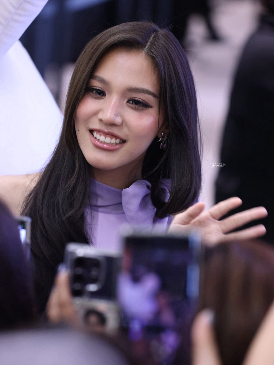 Ahska777's tweet photo. Bonbon💜✨ @beonnnie 

BONNIE ANY LOVE SHOT WITH OPPO
#Reno16SeriesTHxBonnieANY
#beonnnie https://t.co/OQL70aj1xH
