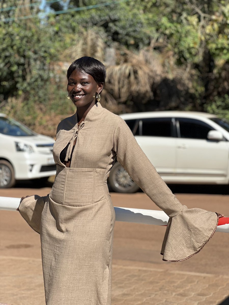 QueenAkidi's tweet photo. Celebrating my amazing big brother today and every day! 

May the good Lord bless your union abundantly Mr and Mrs. Feni 💐❤️ https://t.co/yCdymGRhg5