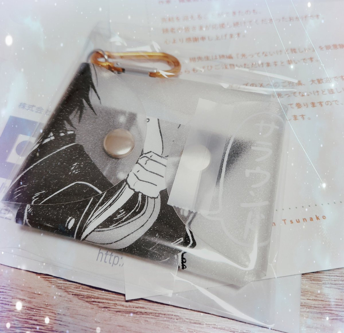 sakusaku__ringo's tweet photo. 『サラウンド』の完結&amp;5巻発売記念キャンペーンの景品届きました❕️ありがとうございます🧡 3人の楽しそうな表情も裏も可愛すぎて、毎度のことだけど開けるのが勿体ない🥲🥲🥲でも使いたい……❕️
紺先生、『光ってないけど眩しい』も楽しみにしています✧︎*。
#漫画のサラウンド https://t.co/SFu6UH7POQ