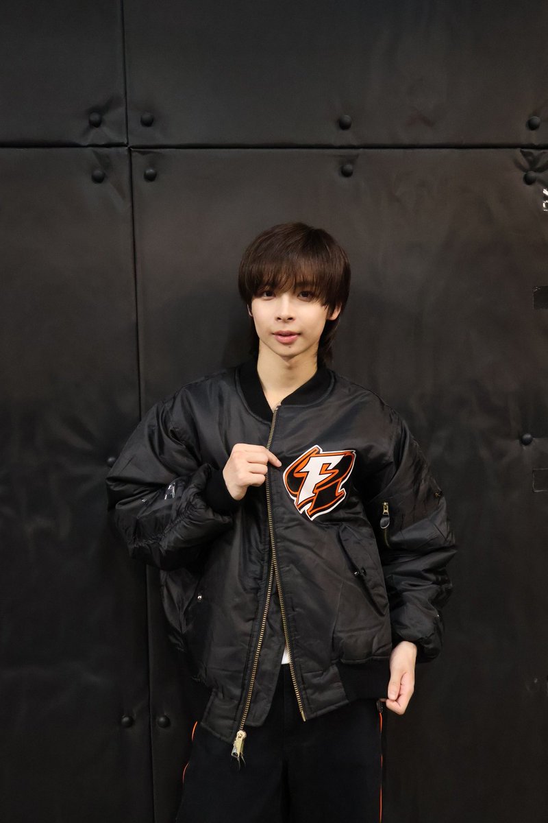 d5japan's tweet photo. 今回@fullcastraiserzの皆さんにKRUMPをZEROから叩き込んでいただき、一緒にステージでパフォーマンスすることができて感謝の気持ちでいっぱいです。
そして最後に拳上げ突き上げられて最高に嬉しかったです！！
ありがとうございました🔥

Hulu完全版はこちらから観れるんです！
https://t.co/3l2xRb8Q1S