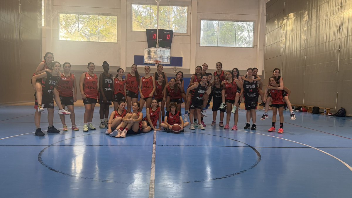 MostolesBasket's tweet photo. Agradecer a @CBPortuense la organización e invitarnos al triangular de baloncesto celebrado en El Puerto de Santa María este miércoles 24.

Hemos pasado un gran día de baloncesto y nos habéis hecho sentir como en casa.

Mil gracias. https://t.co/nYclToDDfY