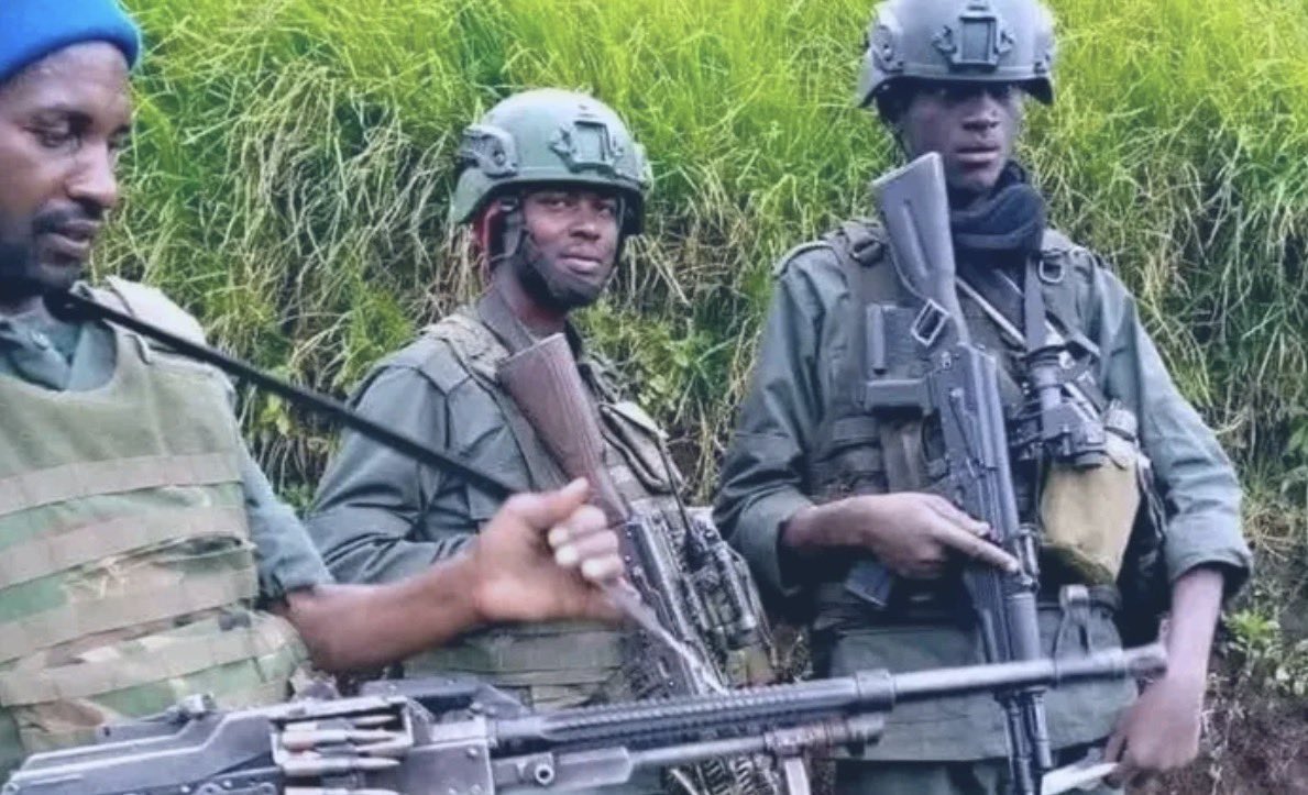 Eugene_Officia1's tweet photo. Umucanshuro w’#Umubiligi yaguye muri Operasiyo karahabutaka yakozwe n’Abasirikare bintoranwa bamwe twita #Special_Force bakaba bayikoreye ahitwa Rubemba
Ibi byatumwe muri #Minembwe hirirwa ituze ntabitero birahagaragara kugeza ubu. https://t.co/EjCXHhfUgM