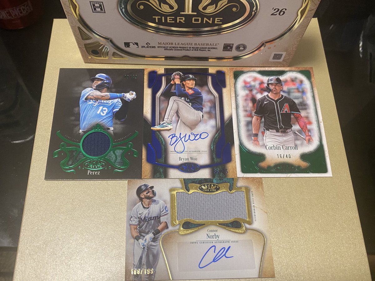 hiroki_funa's tweet photo. @BROTHERS_KAZU 
@BROG_SUIDOBASHI 
の通販で買わせて頂いた
Topps TIER ONE BASEBALL
結果は､､､

#Topps
#ToppsMLB 
#TIERONE
#BASEBALL 

もう1箱開けたいけどインセプション開けてから考えるかなー🤔 https://t.co/Mew2YkXesw