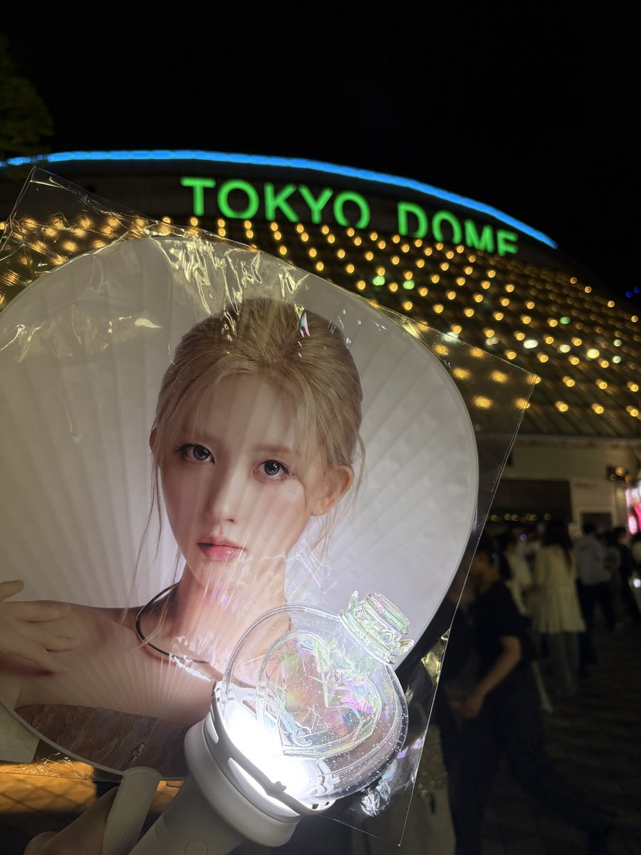 SupespaJ's tweet photo. SHOW WHAT I AM参戦
セトリ良し、ビジュ良しで文句なしでした。
トロッコ近くて神でした。
かっこいい大人の見た目になったリズが泣いてたの中身は昔のままのようで個人的には好きだった。あとショートガウルちゃん好きすぎた。
#IVE #SHOW_WHAT_I_AM https://t.co/pWZ97KAFZe