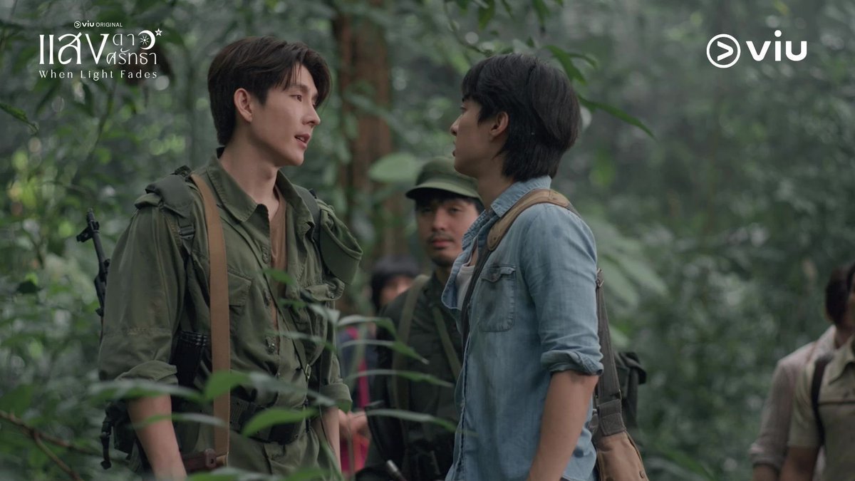 SaengDaoSeries's tweet photo. พี่แย่!!! จะให้น้องรวินทร์เดินอีกนานไหม!! พูด!! 

#แสงดาวEP1 
#WhenLightFadesEP1 https://t.co/EiGOGLF3kk