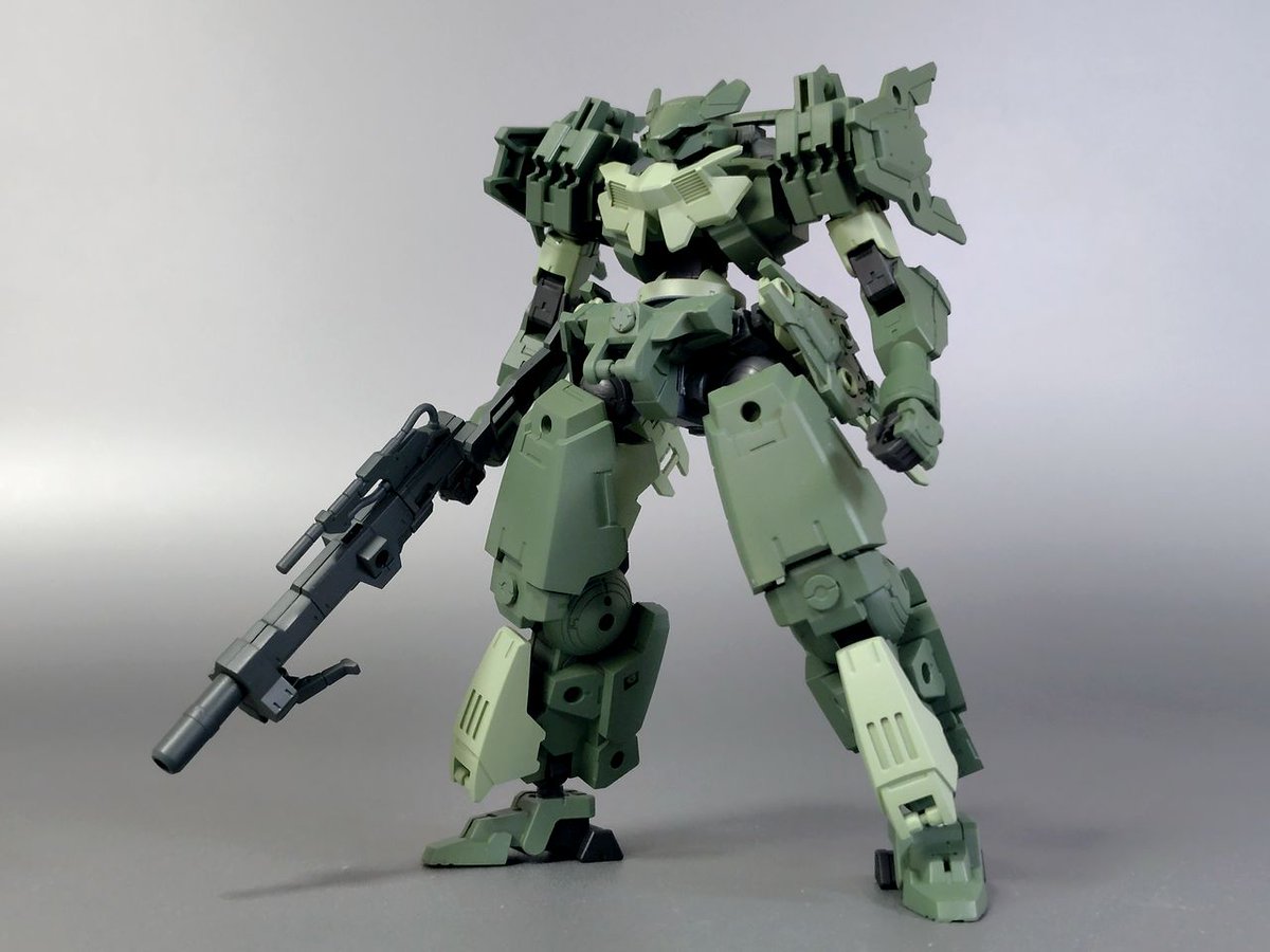 gullwing2010's tweet photo. シエルノヴァ［指揮官機］

指揮官用にカスタムされたシエルノヴァ。
腰部スラスターアーマーにより、機動力が強化されている。

#30MMCM2026 
#30MMBF https://t.co/vniOsrIyna