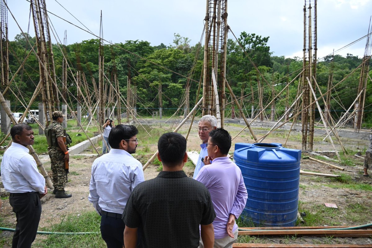 DC_Ccpur's tweet photo. DC Churachandpur Shri Krishna Kumar, IAS, inspected the Women &amp; Children Health Unit at New Lamka and the Indoor Stadium at Pearsonmun, strengthening healthcare and sports infrastructure in the district.
#Healthcare #SportsInfrastructure #YouthDevelopment #DistrictAdministration https://t.co/7NbLFqFOAq