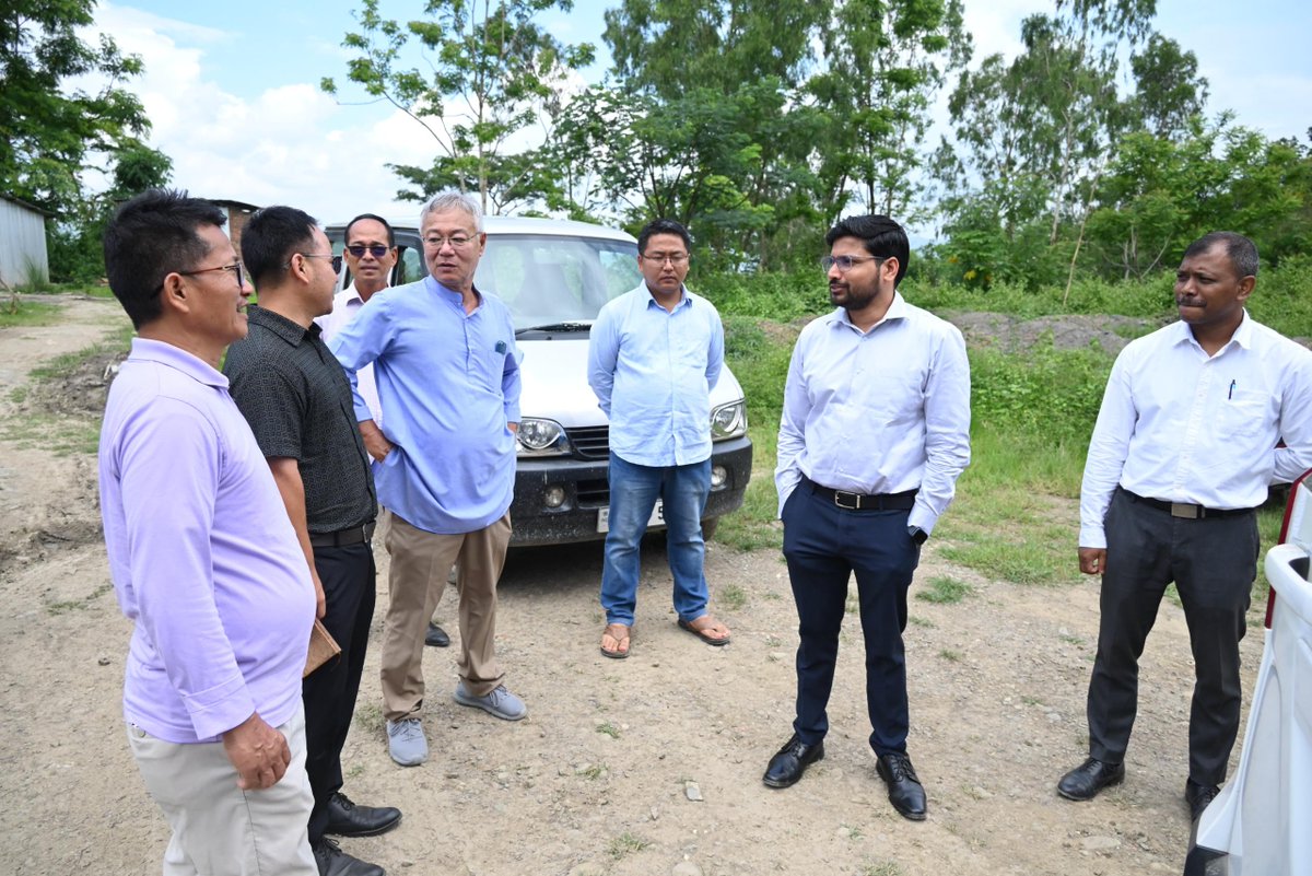 DC_Ccpur's tweet photo. DC Churachandpur Shri Krishna Kumar, IAS, inspected the Women &amp; Children Health Unit at New Lamka and the Indoor Stadium at Pearsonmun, strengthening healthcare and sports infrastructure in the district.
#Healthcare #SportsInfrastructure #YouthDevelopment #DistrictAdministration https://t.co/7NbLFqFOAq