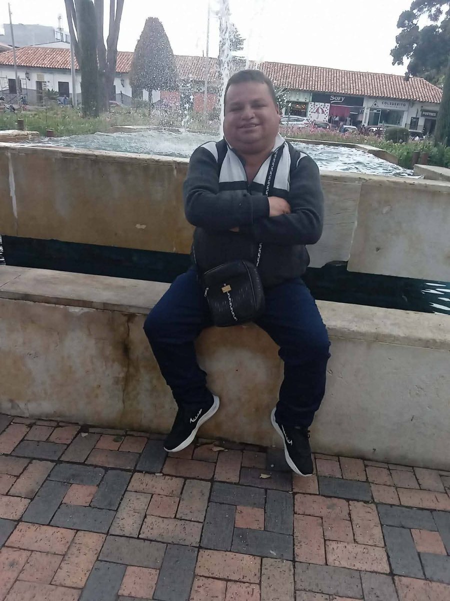 UrquijoPedro's tweet photo. CAJICA me ha abierto las puertas y me sale mucho para ir a repartir volantes y les cuento una cosa me enamoré de esa ciudad mi sueño es tener una casa allí y tener un negocio propio papelería o minimercado.
Se vale soñar los invito a conocer cajica.
Att-pedro urquijo. https://t.co/VFQtKcMU2m