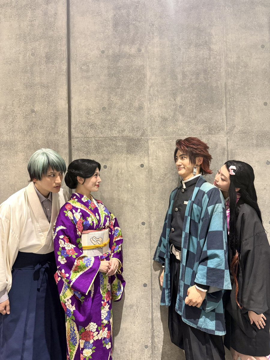 karentakahashi_'s tweet photo. #舞台鬼滅の刃
本日もありがとうございました！
毎公演、無事に幕が下りて、拍手をいただけること、奇跡のような日々だなあと毎日感じています。
残すところあと3日、4公演となりました。
明日はお昼に1公演です！
最後までどうぞよろしくお願いいたします！

お兄ちゃんと、珠代さんと、愈史郎さん！ https://t.co/Mqbkj8jA9H