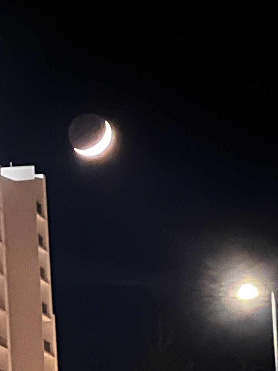 sololveig's tweet photo. sometimes the sky will smile for you, you just have to listen #Hello https://t.co/ZcH58relLT