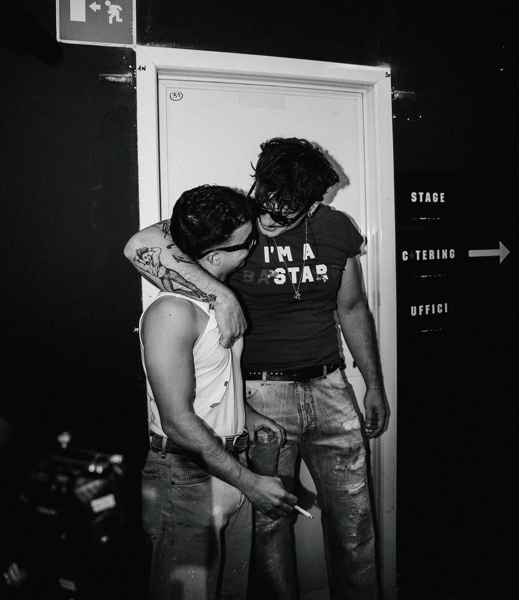_stuckonmendes_'s tweet photo. Juli, il bene che ti voglio https://t.co/nVOxaAPD65