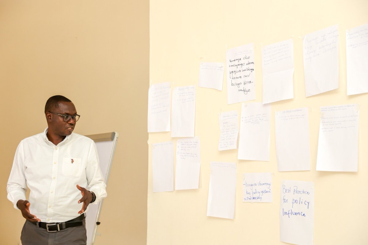 YWCARwanda's tweet photo. @WomenGirlsFund @FAWERwanda @scotgov @Ecorys Day 1 focused on the foundations of advocacy: understanding the concept, identifying the right entry points, knowing which channels to use, and how to navigate the do's and don'ts of policy influencing.
#WomenAndGirlsFund #GenderEquality #WomenLed #AdvocacyRwanda https://t.co/MI2zqF4GvR