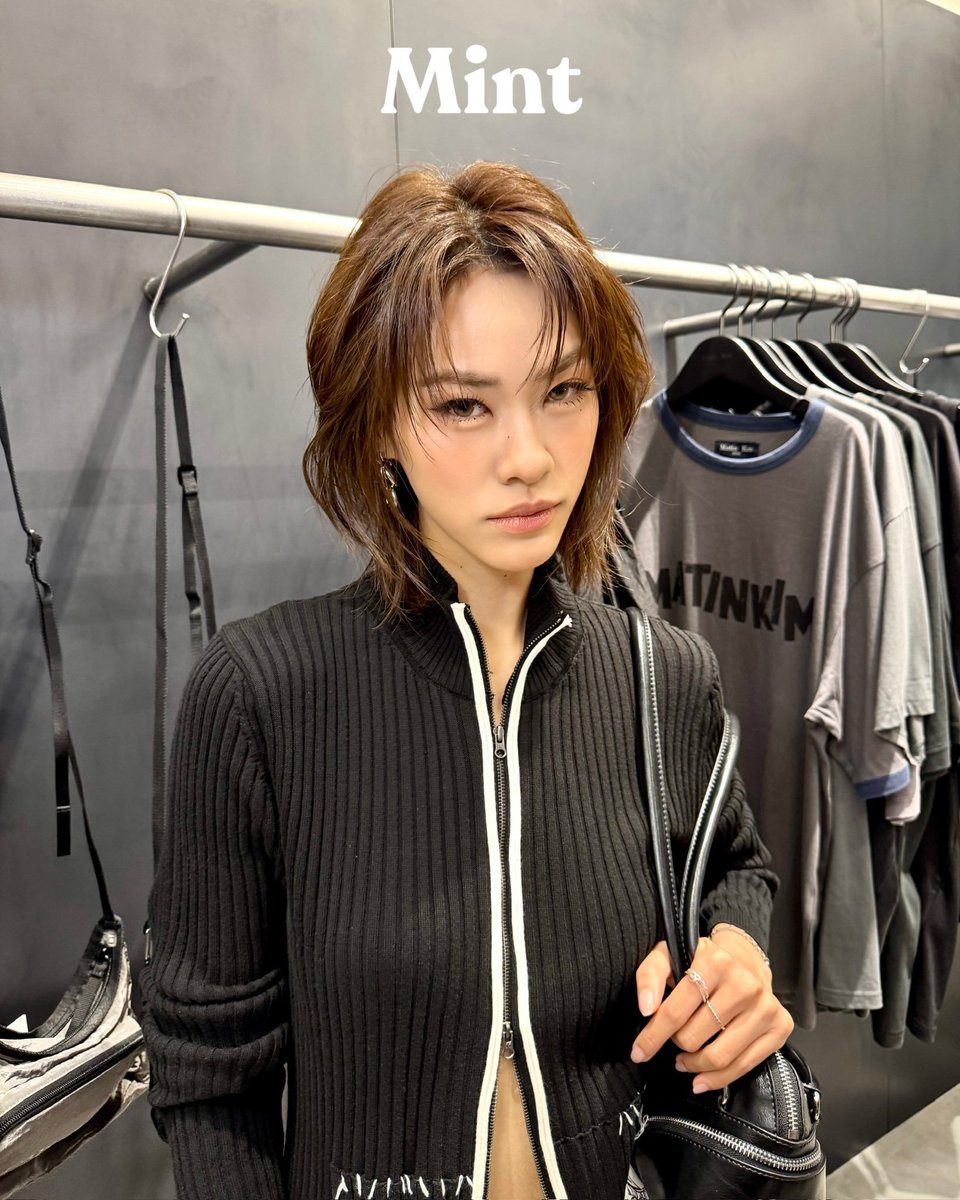 EmiBonnieBo's tweet photo. Siempre tan hermosa 
EMI MATIN KIM LAUNCH
#MatinKimMagazineTHxEmi
#emiamily
#MatinKimMagazineTH
#MintMagTH https://t.co/n41mcamcrO