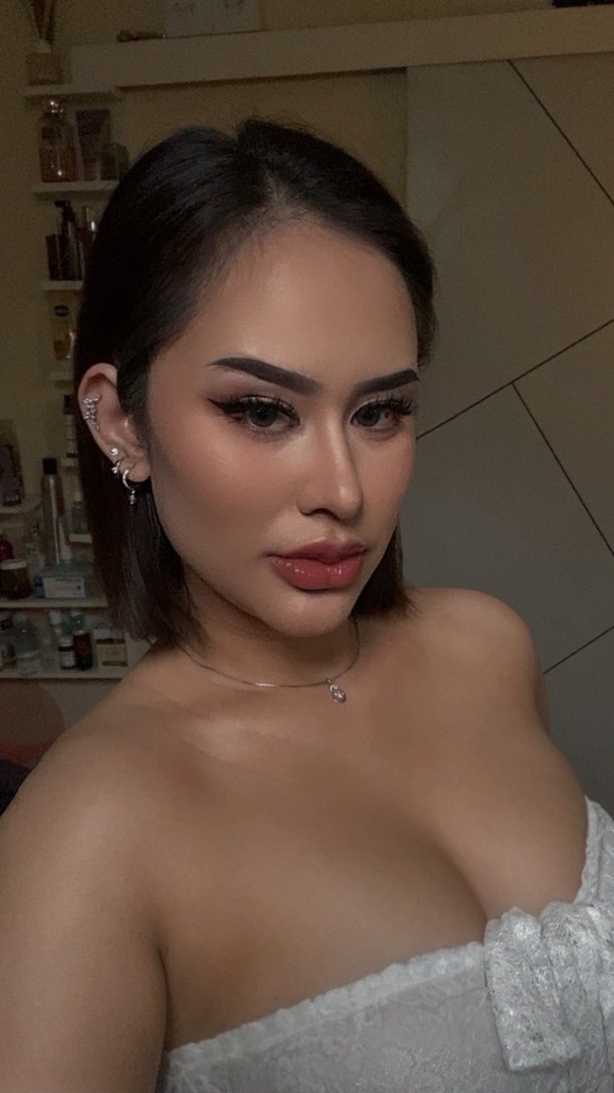RyNoirery's tweet photo. Fake tan…

Oh God, when will my skin look like this? I spent an entire week tanning in Bali and got absolutely no results… 😭☀️ https://t.co/nOgKe0OQMs
