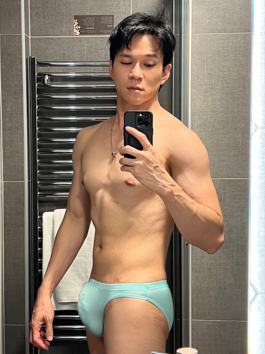 zeeniks's tweet photo. ขอชนหน่อยได้ป่าวครัย https://t.co/JczzdM3020