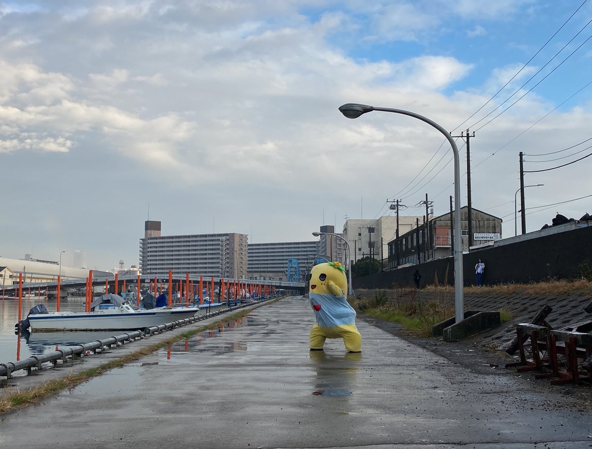 funassyi's tweet photo. みんなー今日も一日お疲れ様なっしー♪
(。゜▽゜)台風に地震となんか大変なっしー
みなさまどうかお気をつけくださいませなっしー
明日も皆平穏無事で過ごせます様に梨汁ブシャー:＊
もやすみー https://t.co/vznxSzbu9s