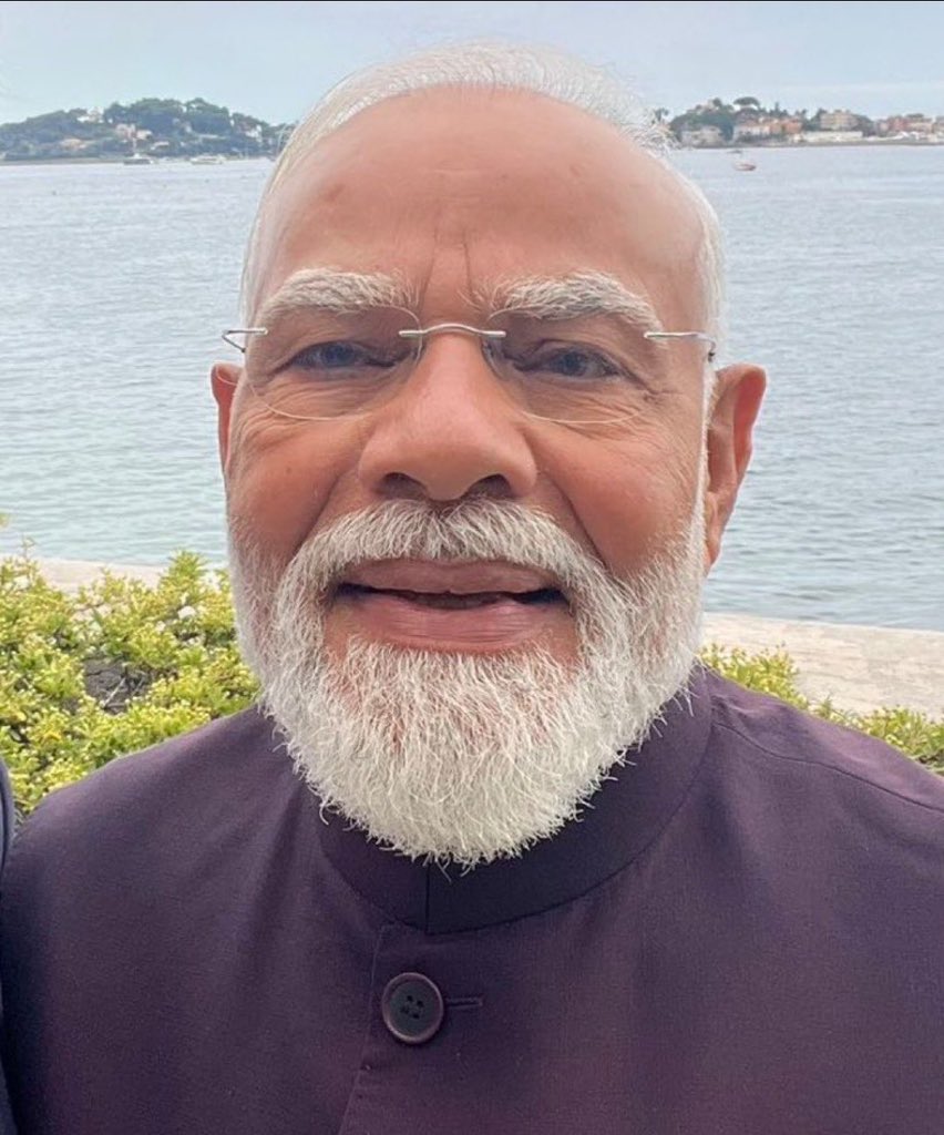 MayankSharmaAAP's tweet photo. @SauravDassss कोई पूछ रहा है, इस धरती पर सबसे बेशर्म बेवकूफ कौन है? https://t.co/jhg5mB9hjm