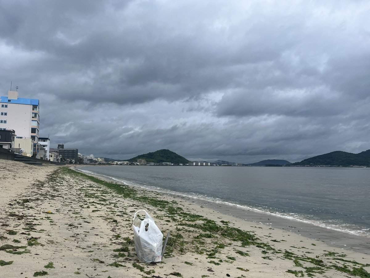_kaimetal's tweet photo. 今日の散歩。
夜中の大雨で流れてきたゴミを回収しました。
#相続争いをなくす
#円満相続コンサルタント
#総合相続コーディネーター
#不動産鑑定で不動産時価を把握
#家系図分析で心のわだかまりを解消
#ビーチクリーン #長垂海岸 #今宿 #福岡 #福岡市西区 #1944日目 https://t.co/MsCnucU3B8