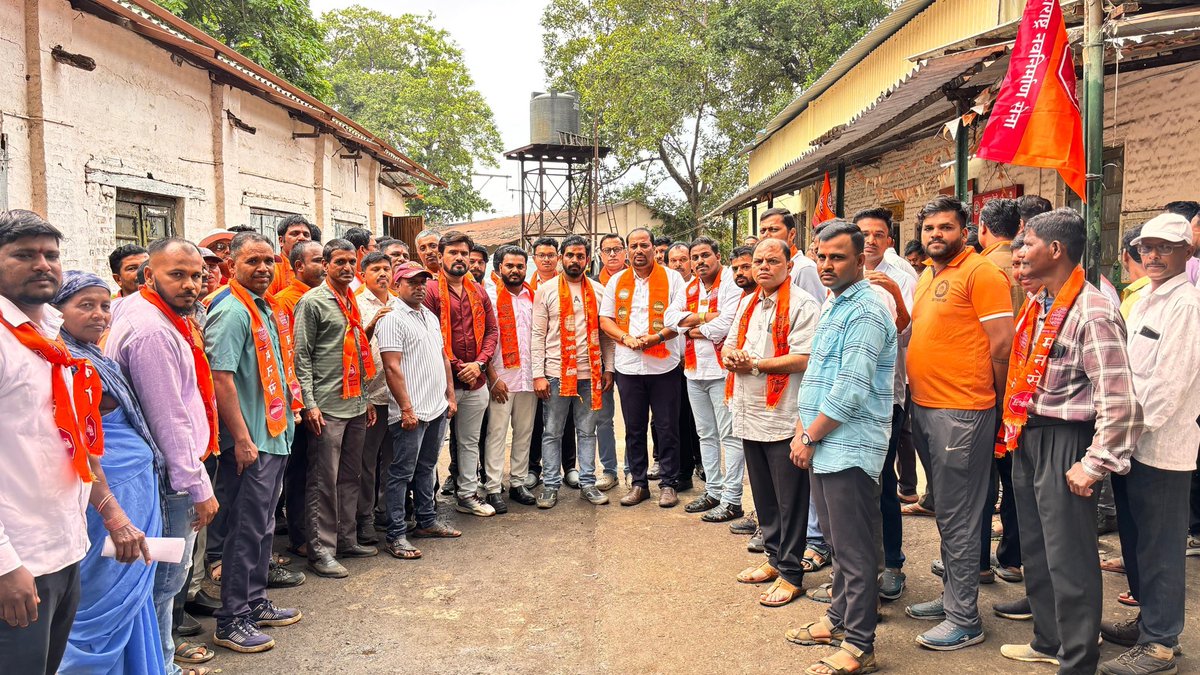 mnsadhikrut's tweet photo. सन्माननीय राजसाहेब ठाकरे यांच्या विचारांनी प्रेरित होऊन, महाराष्ट्र नवनिर्माण रेल्वे कामगार सेनेचे अध्यक्ष श्री जितेंद्र पाटील यांच्या मार्गदर्शनात आज इगतपुरी संवाद दौऱ्यादरम्यान असंख्य कामगारांनी महाराष्ट्र नवनिर्माण रेल्वे कामगार सेनेत जाहीर प्रवेश केला.

सर्व नवप्रवेशित कामगारांचे मनःपूर्वक स्वागत आणि पुढील वाटचालीसाठी हार्दिक शुभेच्छा!

#MNSAdhikrut